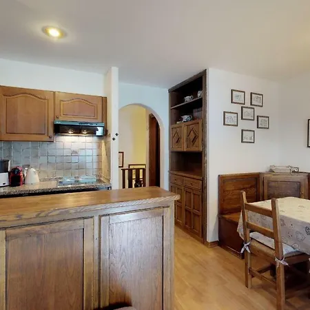 Balcun Tort 11 Apartment